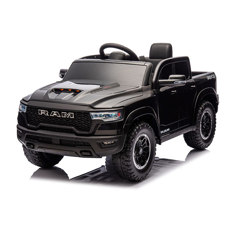 Gelicentieerde kinderauto Speelgoedauto waarmee kinderen kunnen rijden